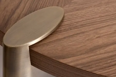 Стол журнальный св.орех d138х33см,столешница d120