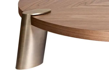 Стол журнальный св.орех d138х33см,столешница d120