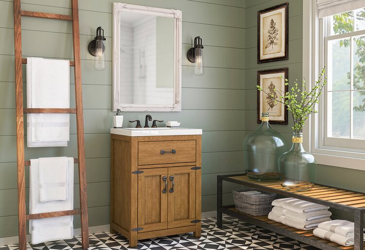 оливковая ванная комната с деревянной мебелью в доме