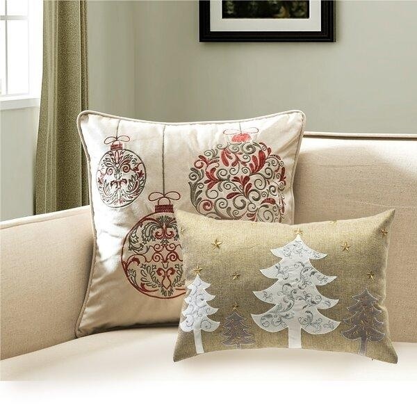 Декоративные подушки с рождественским орнаментом.jpeg