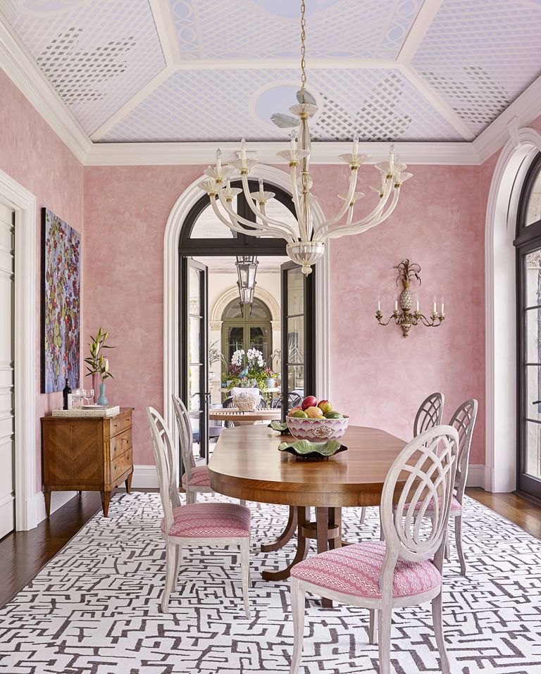 bunny-williams-pink-dining-room-veranda-1555084309.jpeg