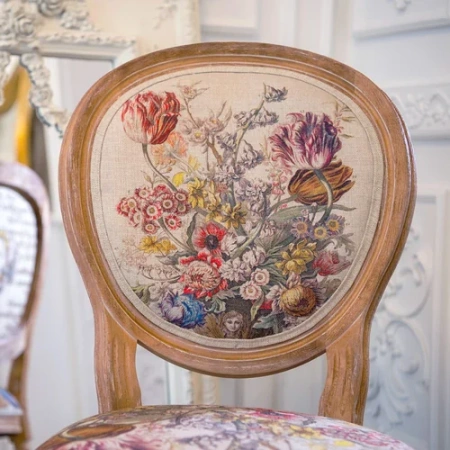 Стул «12 месяцев цветения», версия Апрель