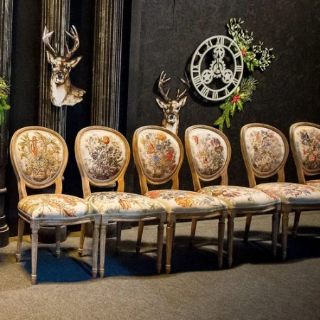 Стул «12 месяцев цветения», версия Февраль