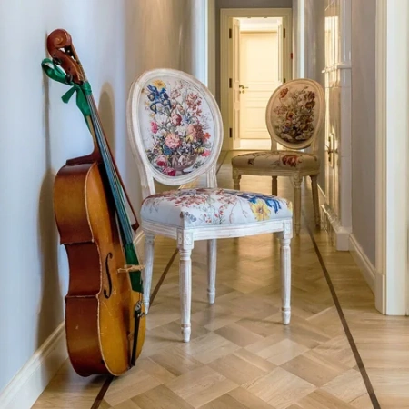 Стул «12 месяцев цветения», версия Июнь