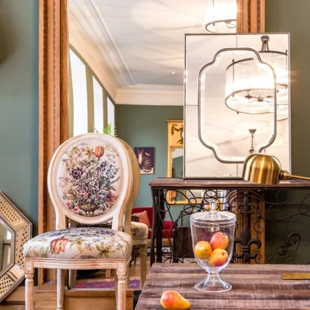 Стул «12 месяцев цветения», версия Февраль