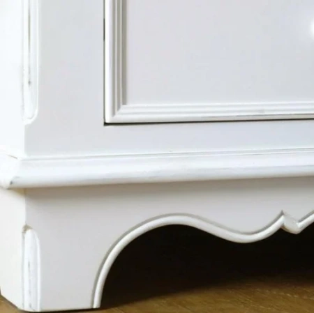 Вырезной узор на комоде Нордик